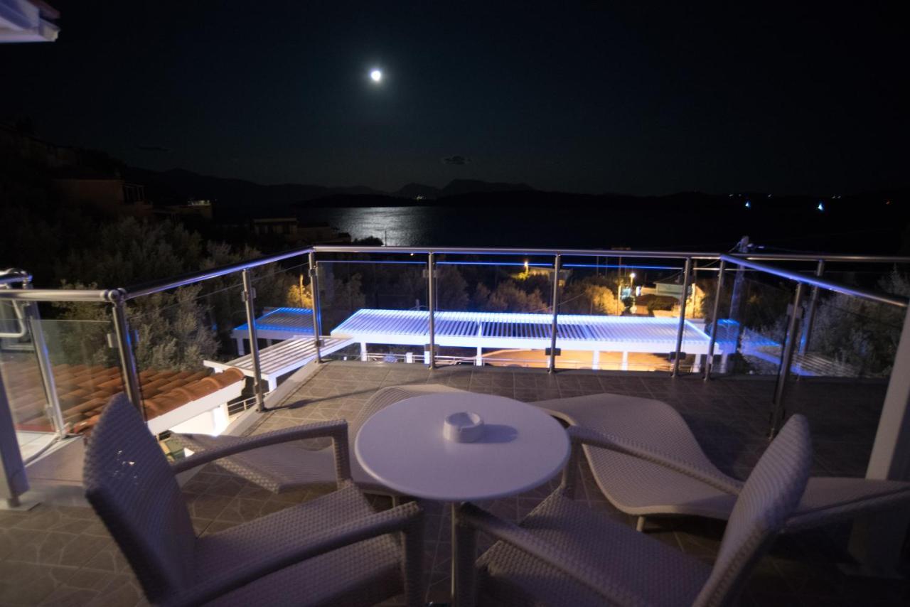 Oasis Hotel Perigiali Eksteriør billede